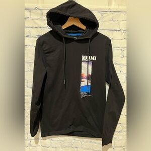 Denim & Flower Miami Beach mens medium tshirt hoodie.
